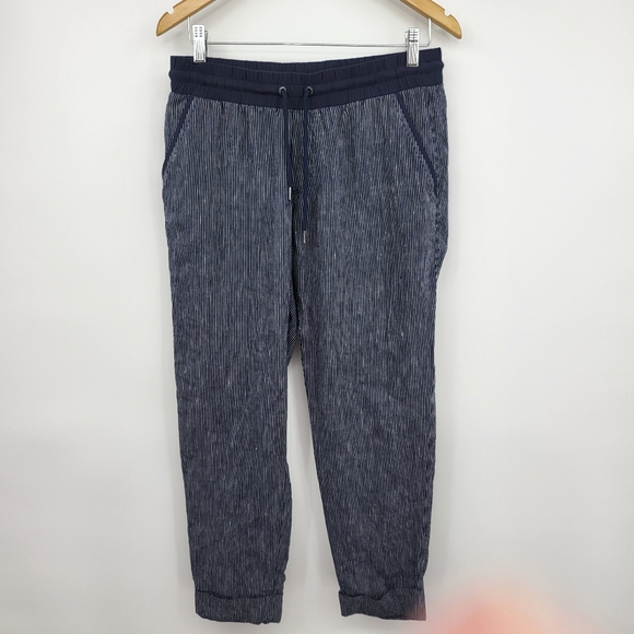 ATHLETA Linen Women’s Striped Bali Relaxed Cropped Pants Sz 8 - Picture 1 of 14